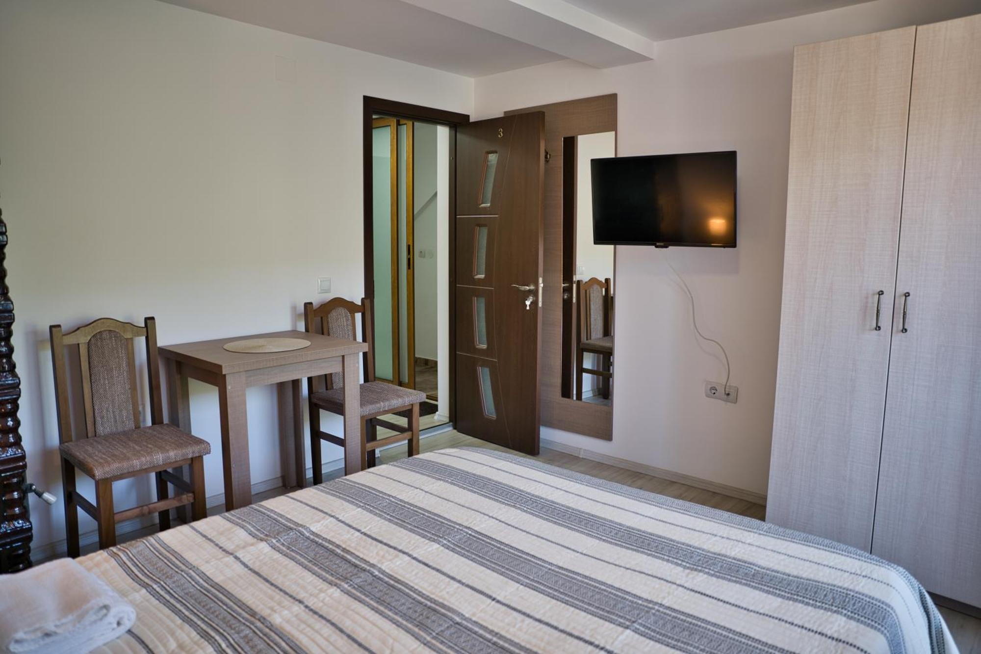 Perla Argesului, Ciubar, Piscina, Lift, Gratar, Cabana, Pensiuni, Hotel Cazare Transfagarasan Curtea De Arges Albestii de Arges ภายนอก รูปภาพ