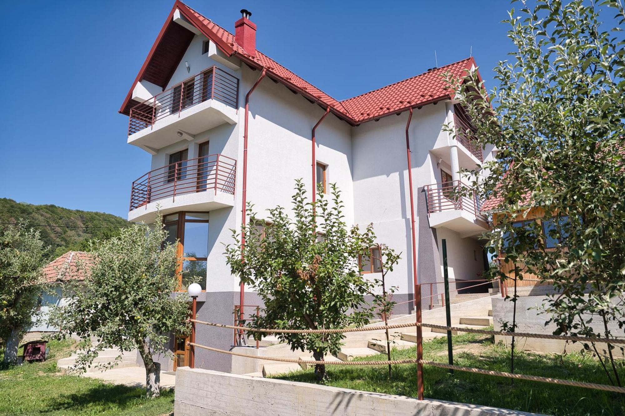Perla Argesului, Ciubar, Piscina, Lift, Gratar, Cabana, Pensiuni, Hotel Cazare Transfagarasan Curtea De Arges Albestii de Arges ภายนอก รูปภาพ