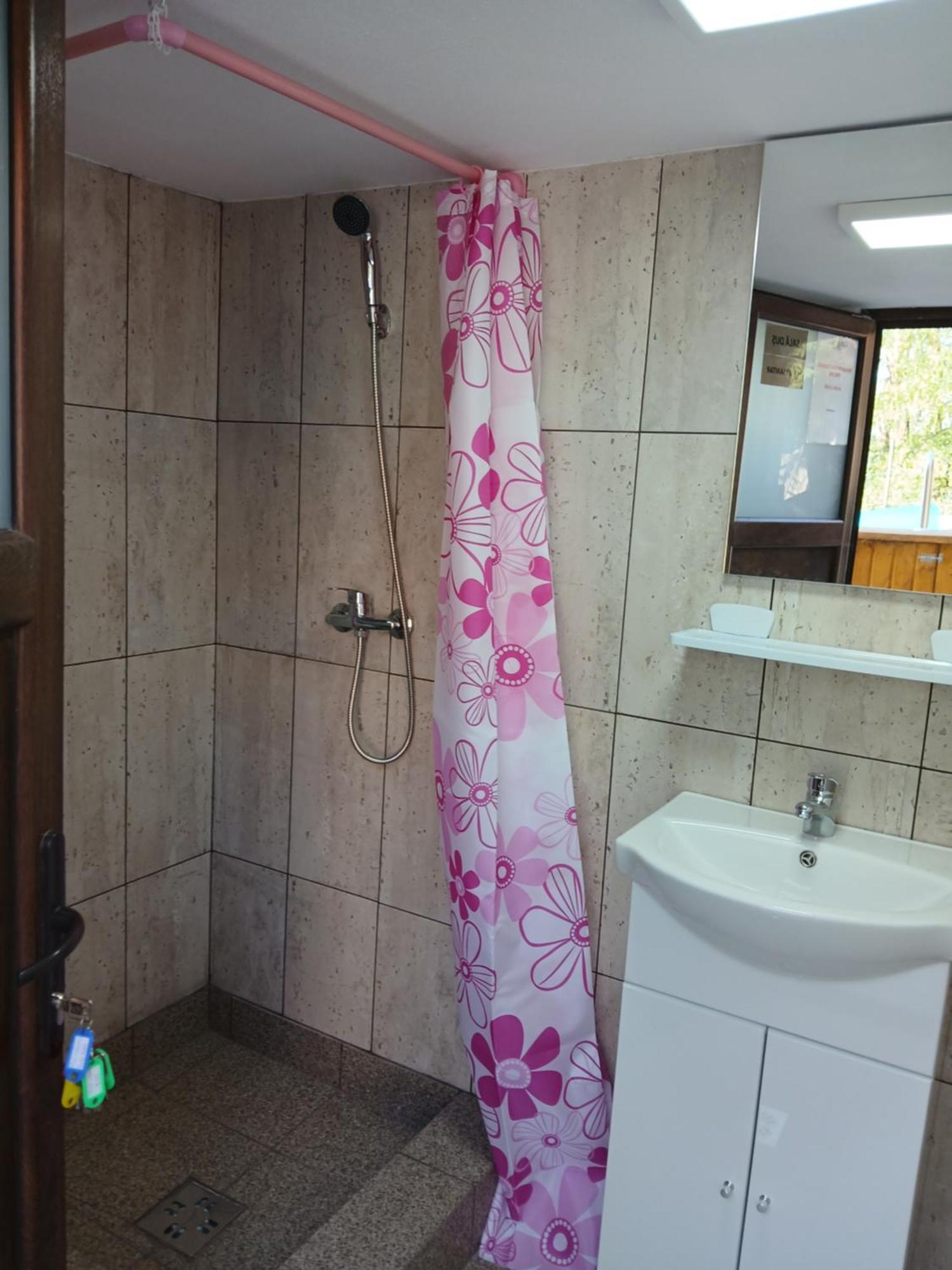 Perla Argesului, Ciubar, Piscina, Lift, Gratar, Cabana, Pensiuni, Hotel Cazare Transfagarasan Curtea De Arges Albestii de Arges ภายนอก รูปภาพ