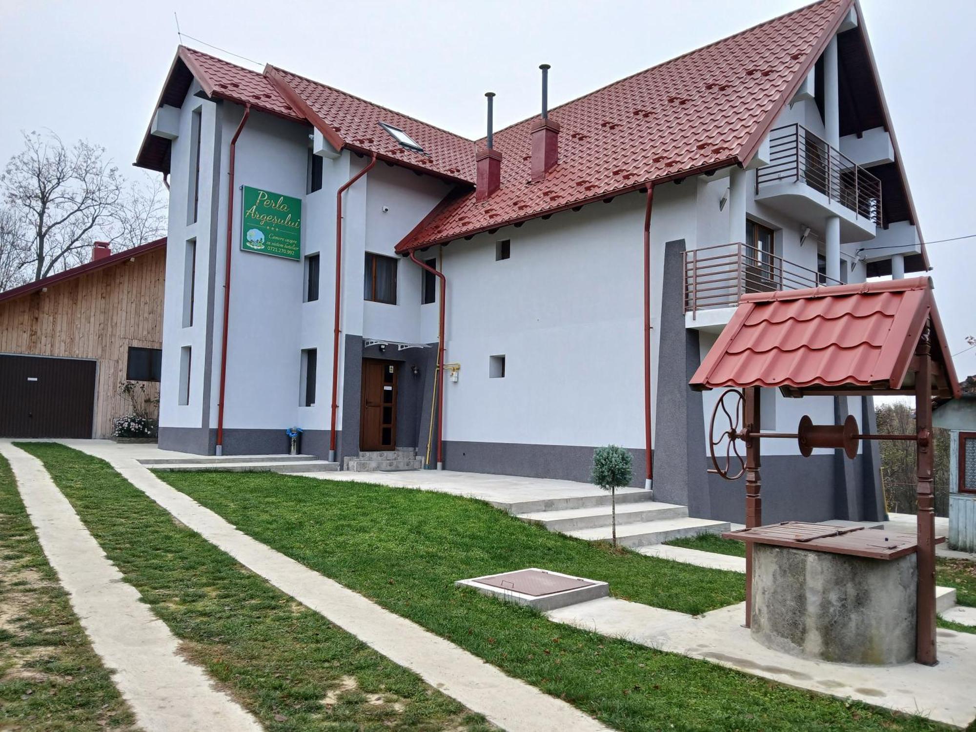 Perla Argesului, Ciubar, Piscina, Lift, Gratar, Cabana, Pensiuni, Hotel Cazare Transfagarasan Curtea De Arges Albestii de Arges ภายนอก รูปภาพ