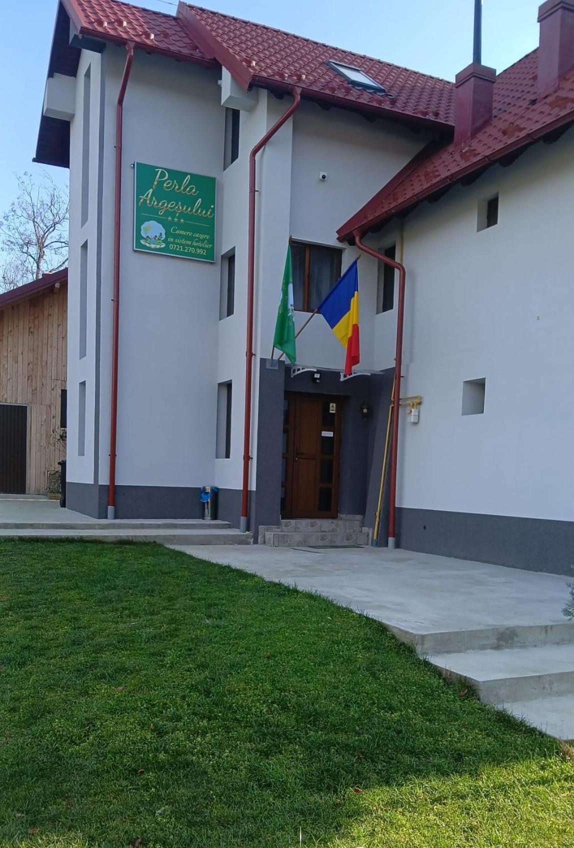 Perla Argesului, Ciubar, Piscina, Lift, Gratar, Cabana, Pensiuni, Hotel Cazare Transfagarasan Curtea De Arges Albestii de Arges ภายนอก รูปภาพ