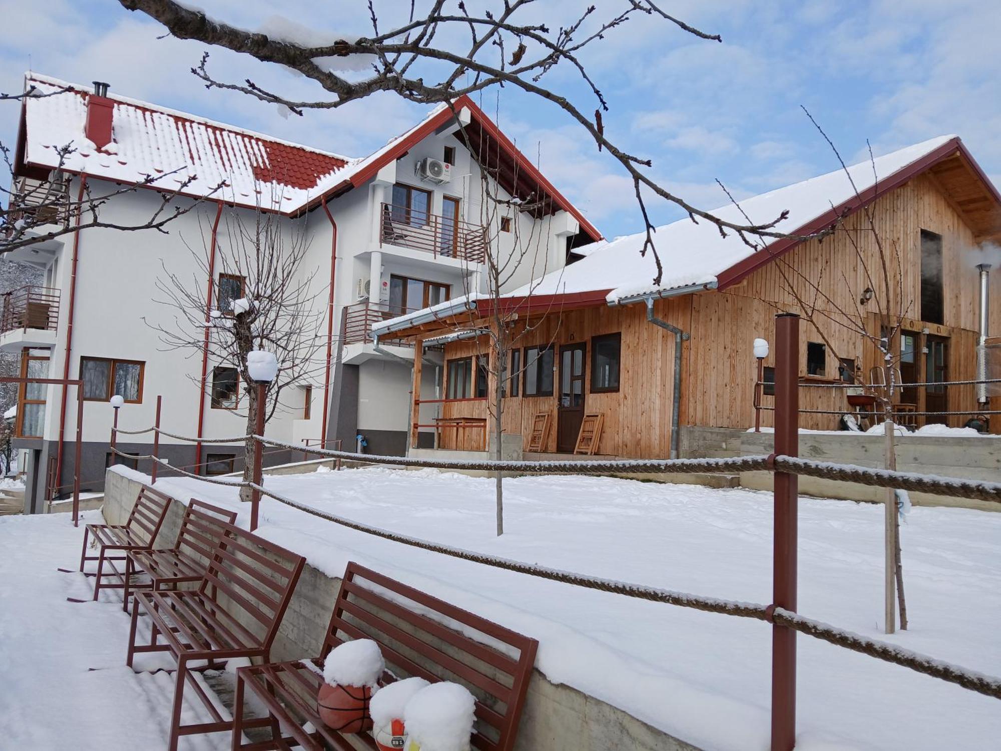 Perla Argesului, Ciubar, Piscina, Lift, Gratar, Cabana, Pensiuni, Hotel Cazare Transfagarasan Curtea De Arges Albestii de Arges ภายนอก รูปภาพ